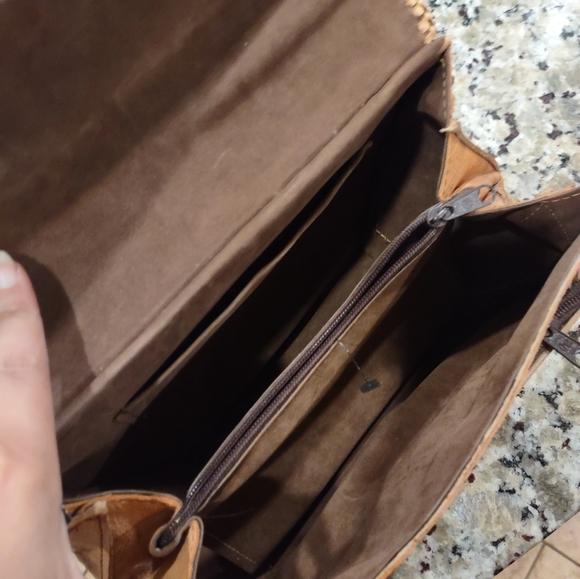 Vintage leather tooled hand made Mexican floral hand bag - Picture 9 of 10